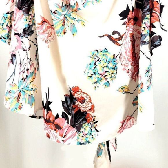 SHEIN Floral Print Knot Hem Blouse Size 4XL NWT - Picture 2 of 6